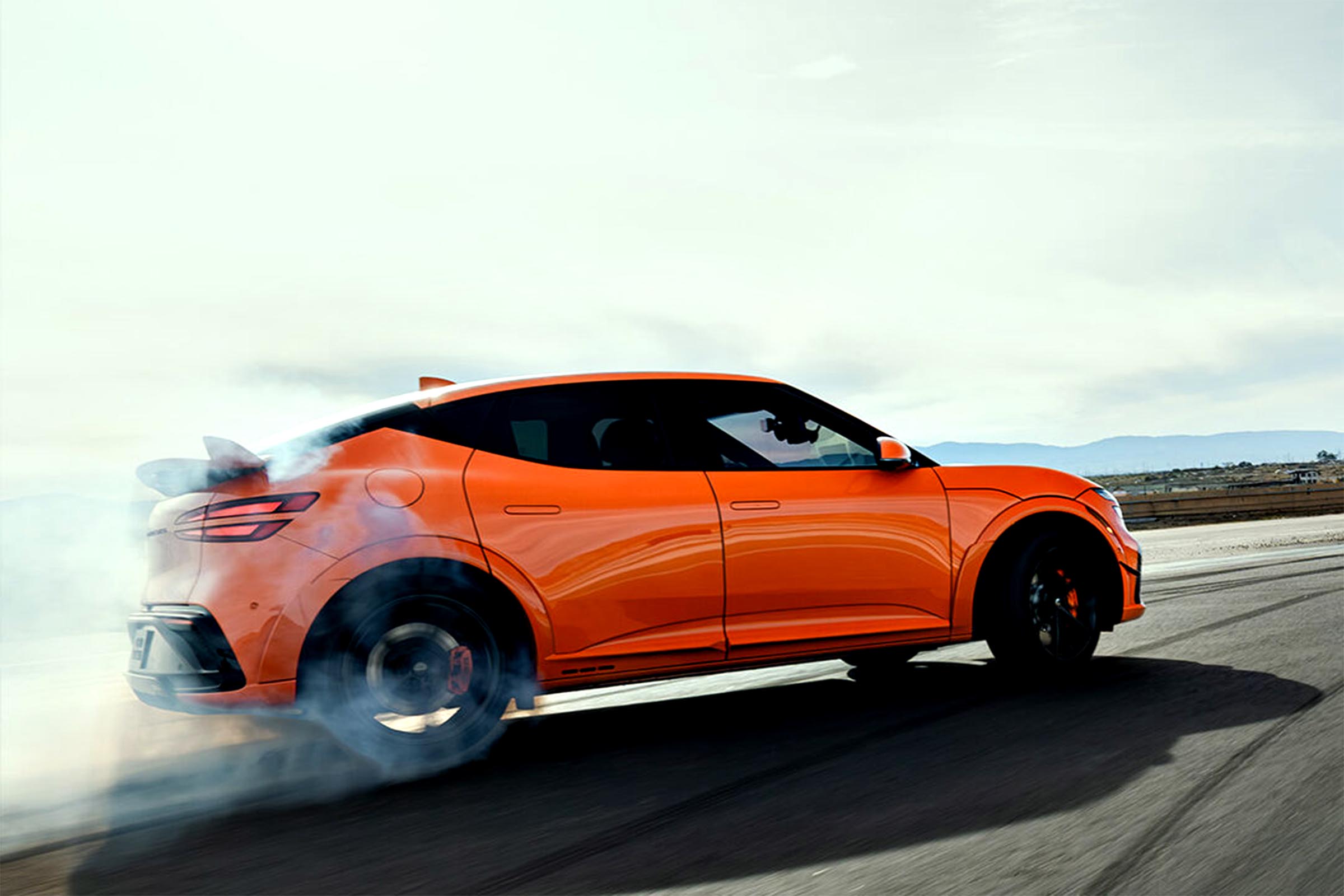 Genesis GV60 Magma - on track