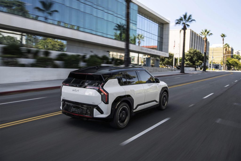 2027 Kia EV3 - rear 3-4 driving