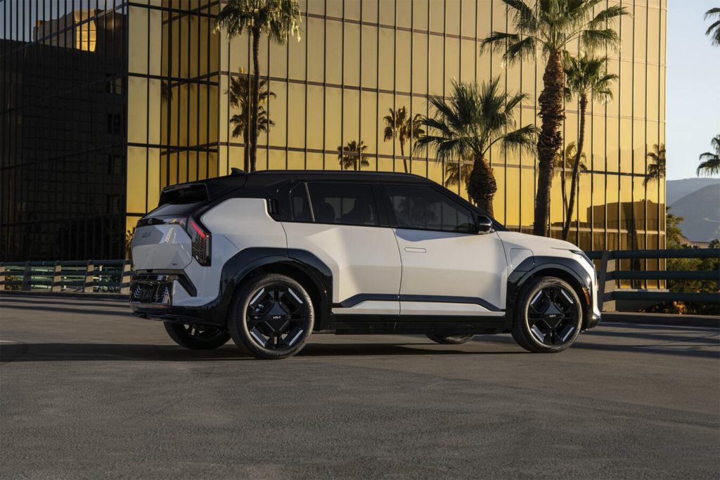 2027 Kia EV3 - side