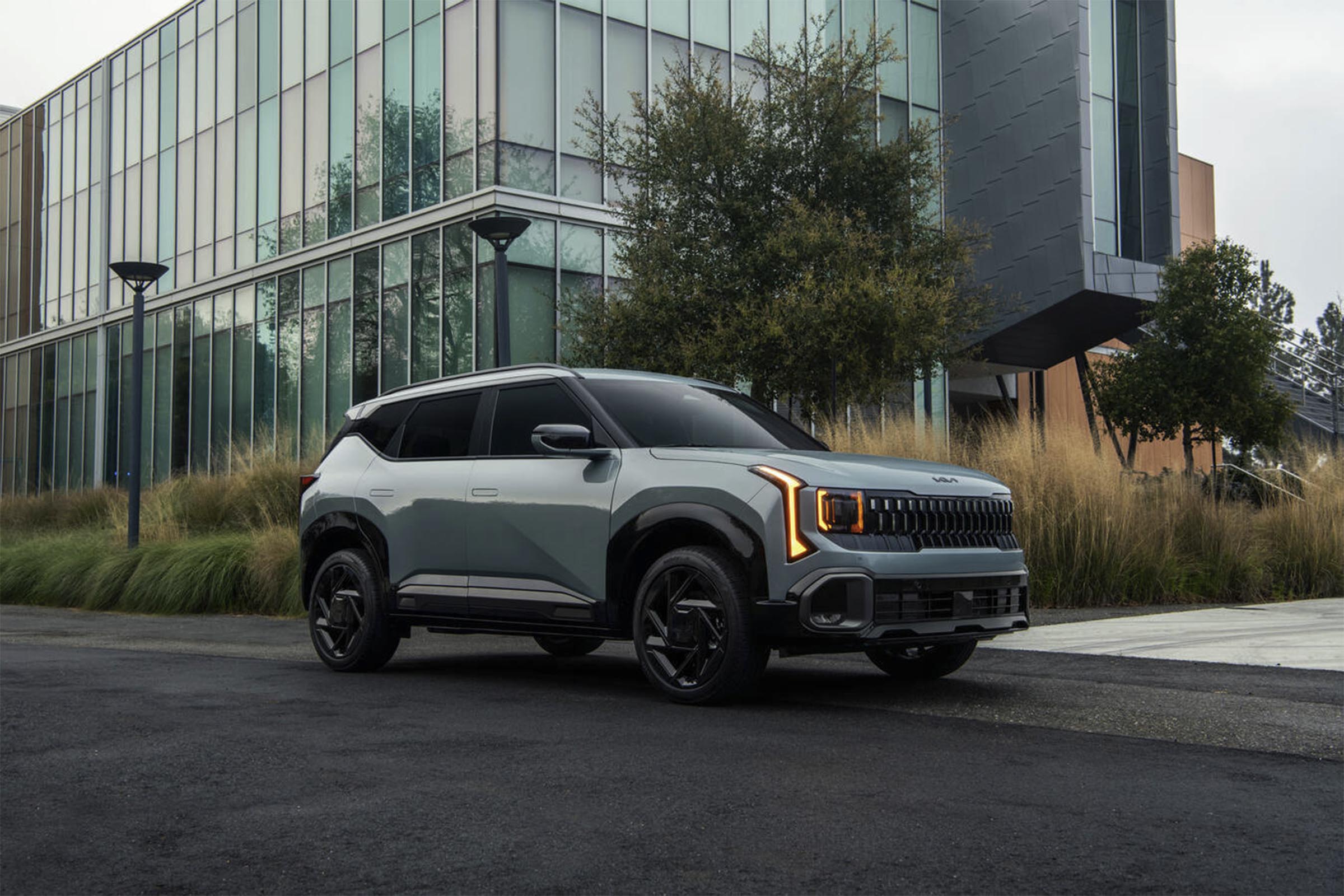 2027 Kia Seltos - front 3-4