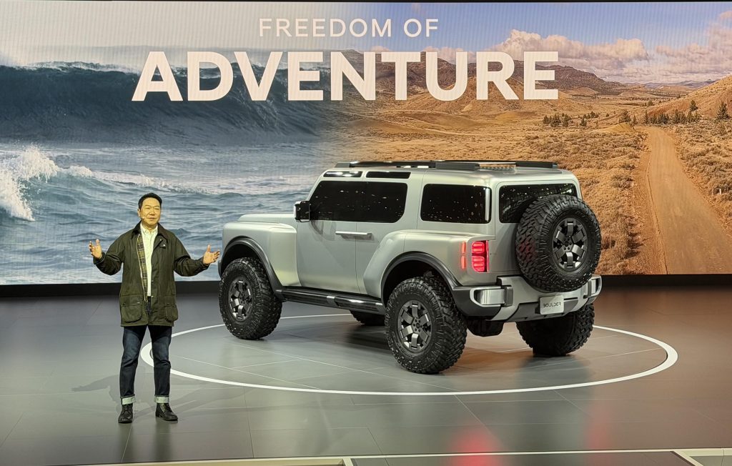 Hyundai Boulder - w Lee