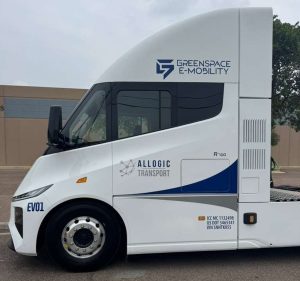 Windrose electric semi side vertical