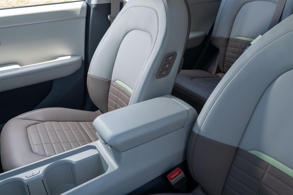 2027 Kia Seltos - seating - REL