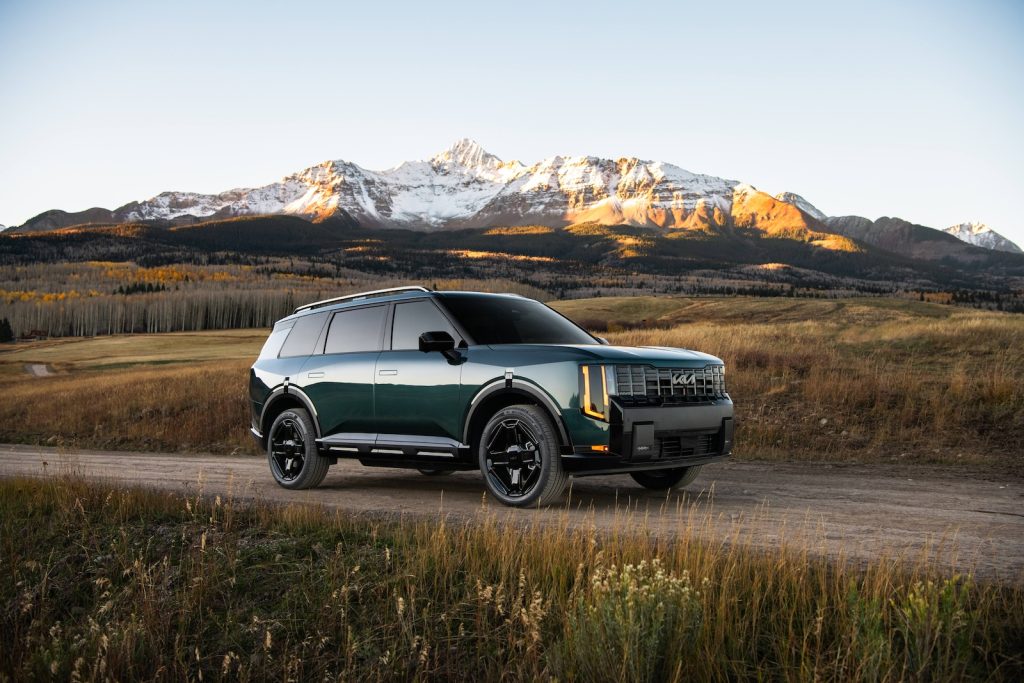 2027 Telluride HEV X-Line front green