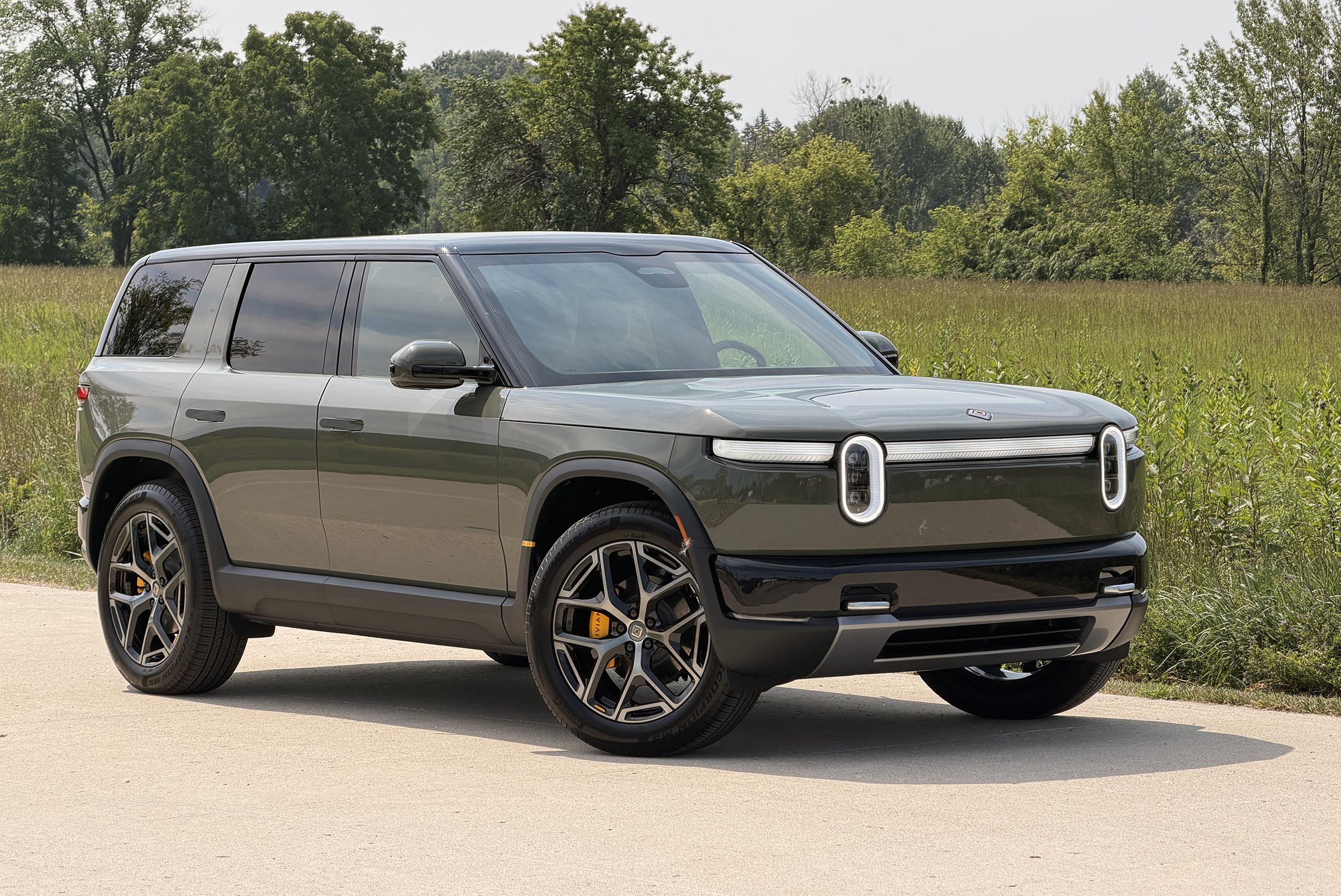 Rivian R2 – front 3-4