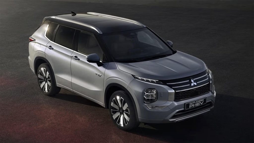 2026 Mitsubishi Outlander PHEV - front 3-4