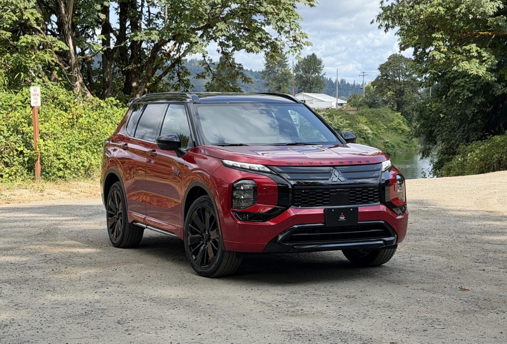 2026 Mitsubishi Outlander PHEV - hero shot