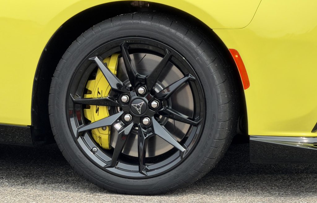 2027 Dodge Charger Super Bee brakes and wheels