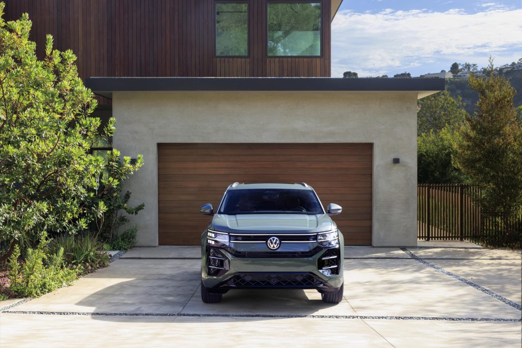 2027 Volkswagen Atlas Cross Sport - front end