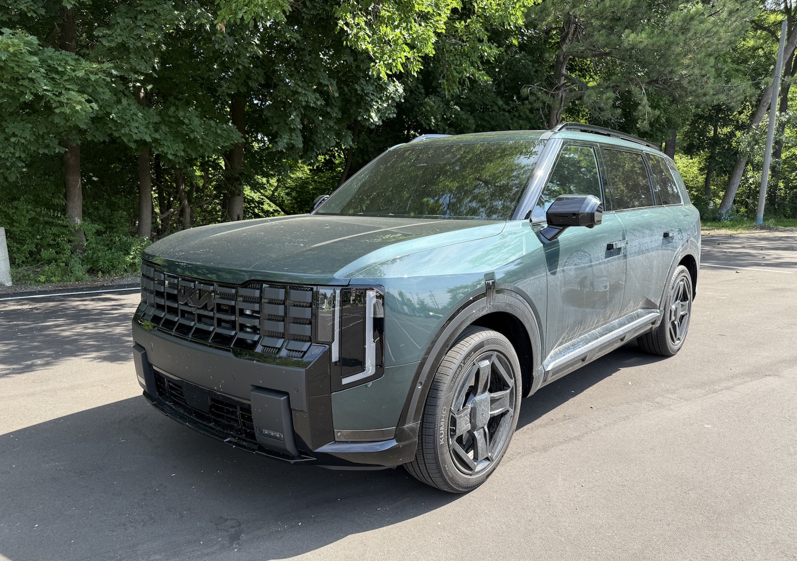 2027 Kia Telluride HEV front green 2027 Kia Telluride HEV front green