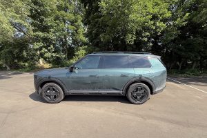 2027 Kia Telluride HEV side green