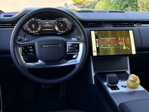 2026 Range Rover P400 SE SWB cockpit