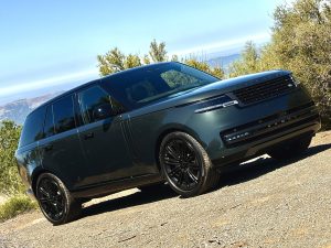 2026 Range Rover P400 SE SWB front angled green