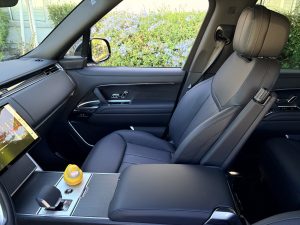 2026 Range Rover P400 SE SWB front seat