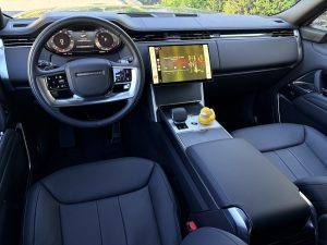 2026 Range Rover P400 SE SWB interior