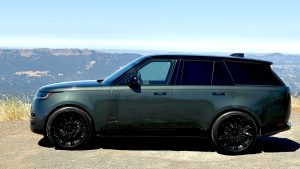 2026 Range Rover P400 SE SWB side green