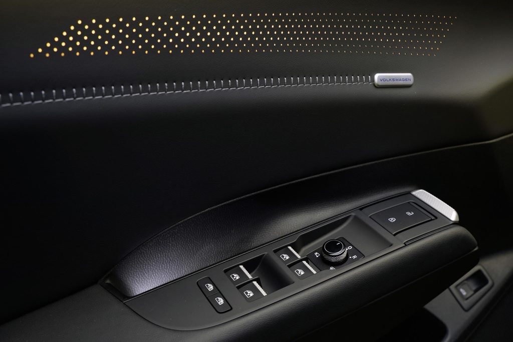 VW ID Tiguan - window controls
